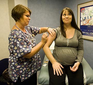 pregnant-women-vaccinated-by-flu-shot